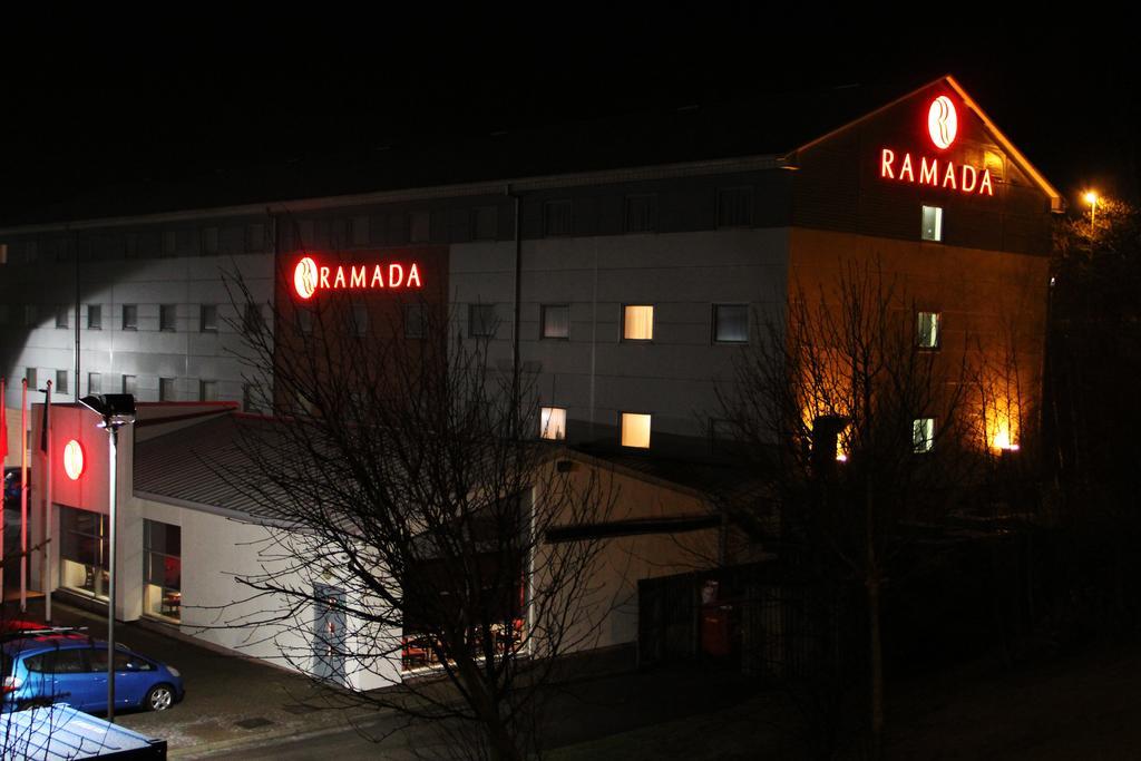 Ramada Wakefield Hotel Buitenkant foto