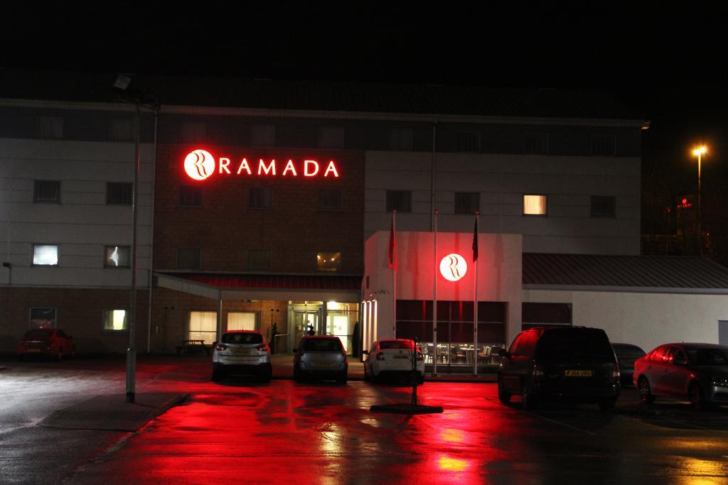 Ramada Wakefield Hotel Buitenkant foto
